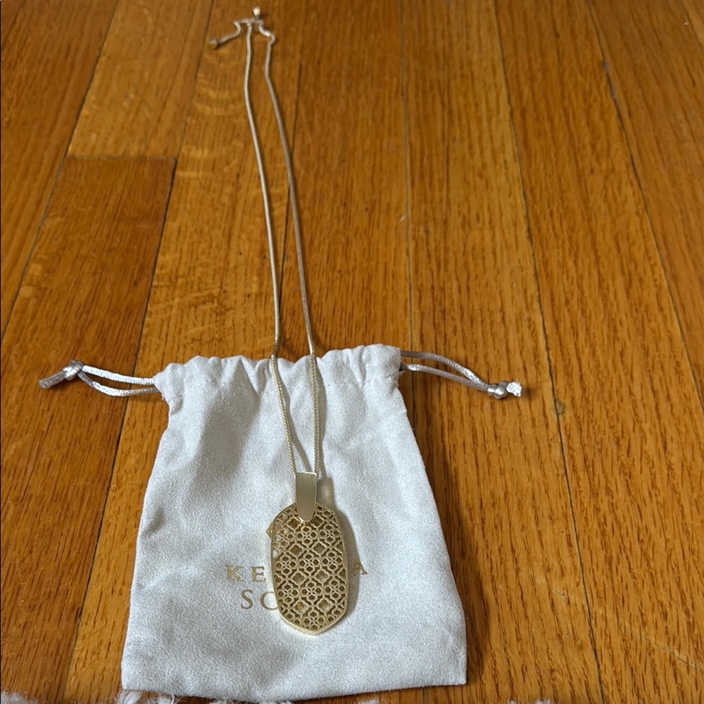 Kendra Scott Gold Pineapple Pendant Necklace